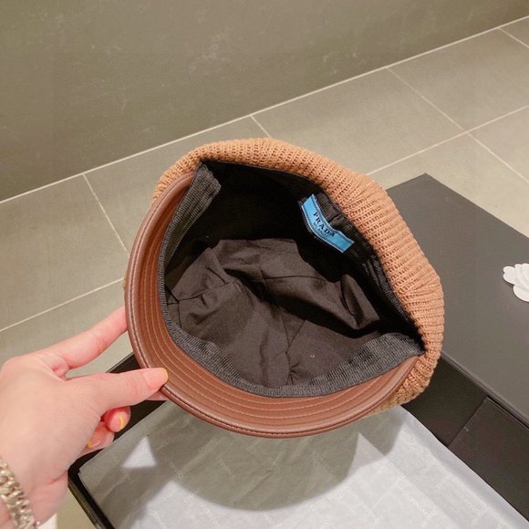 ๐โจAUTHENTICโจ๐Prada hat - Picture 6 of 7